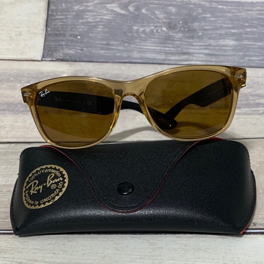 Ray-Ban Wayfarers with case